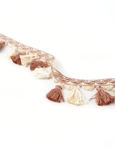 chwosty-na-tasmie-matowe-75-mm-ecru-pudrowy-roz-km15109 (2).jpg