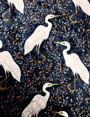 tkanina-w-biale-czaple-na-grafitowym-tle-crush-velvet.jpg